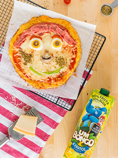 Pizza divertida com um bongo